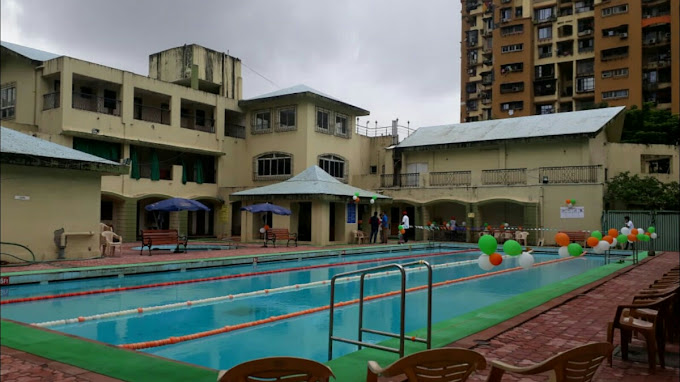 Michael Phelps Swimming At Club Millennium