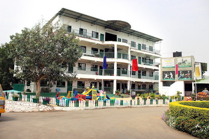 Aaryans World School