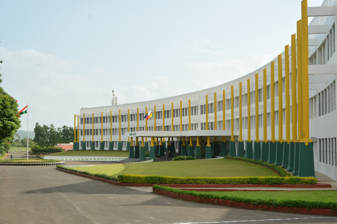 Fravashi International Academy